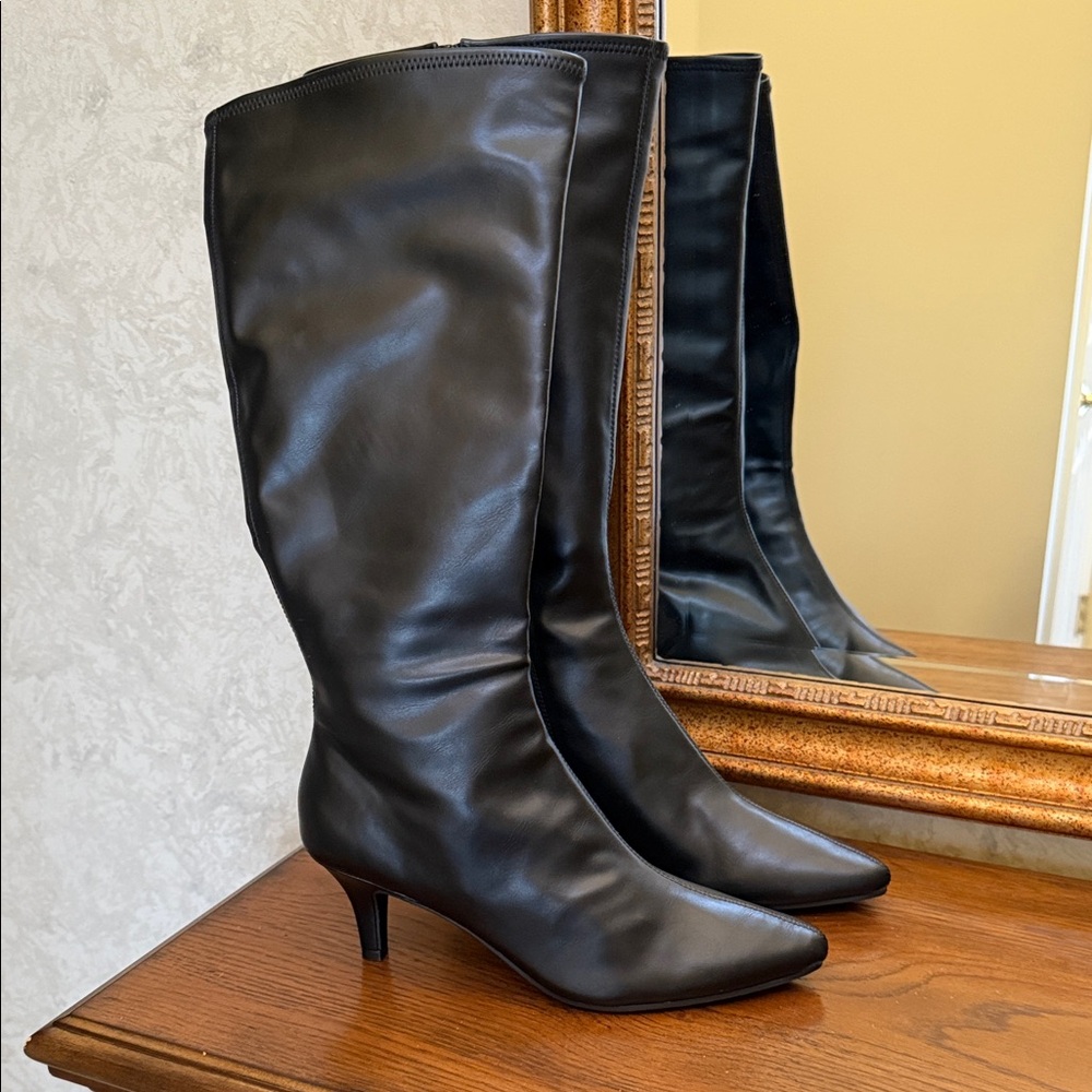 Impo Stretch Women's Black Mid-Kitten Heel Knee-High Boots.  Size 8 1/2.